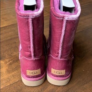 Ugg boots and matching clutch